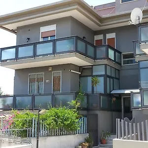 Bed & Breakfast United States Of Europe, Aeroporto di Catania Fontana Rossa